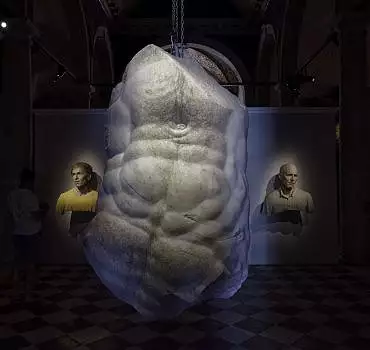 Illustration de Torse