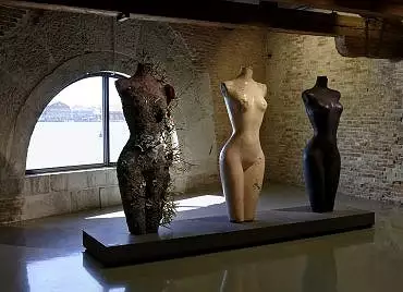 Illustration de Three Grecian Nudes