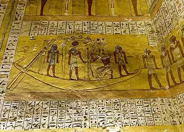 Illustration de Ramsès IV agenouillé dans la barque solaire offre une statuette de la déesse Maât au dieu solaire à tête de bélier