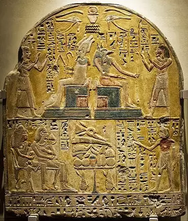 Illustration de Stèle de Khâ et Merit : Osiris et Anubis ; au dessous Khâ et Merit donnant des offrandes.
