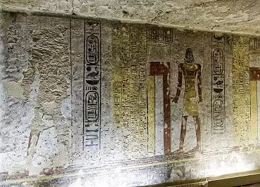 Illustration de l'image de la reine Taousert a été totalement martelée