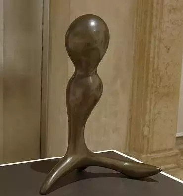 Illustration de Jean Arp "Alou avec talons" (1942)