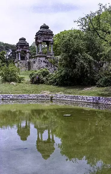 Illustration de dans les jardins Lodhi