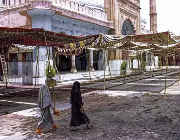 Illustration de la cour de Jama Masjid le vendredi, jour de prière