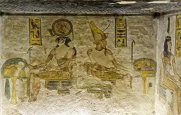 Illustration de les dieux Horus et Atoum recevant des offrandes