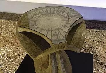 Illustration de Carlo Bugatti "table"