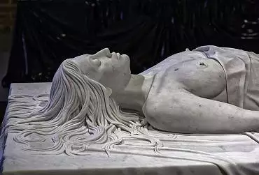 Illustration de Dead Woman