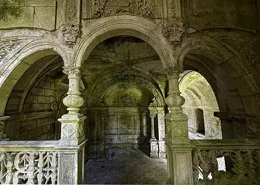 Illustration de au niveau intermédiaire