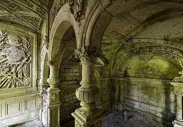 Illustration de au niveau intermédiaire