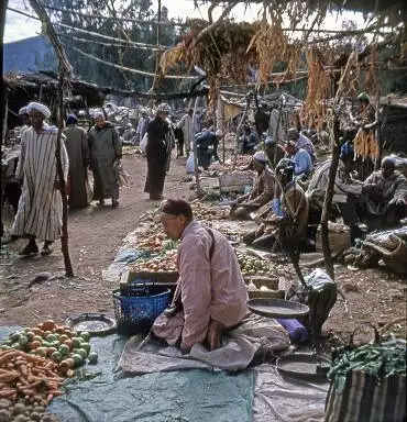 Illustration de Vente de légumes