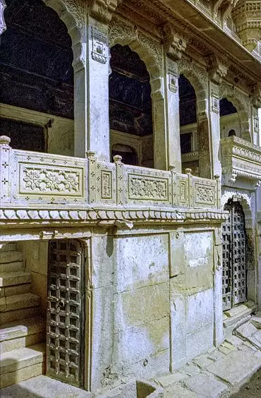Illustration de une "haveli" aux marbres sculptés