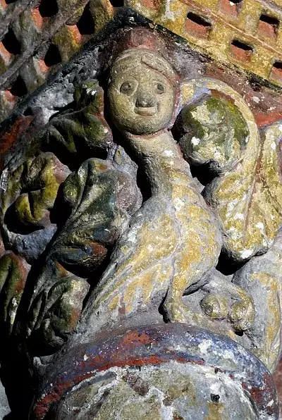 Illustration de sirènes oiseaux dans l'âge roman