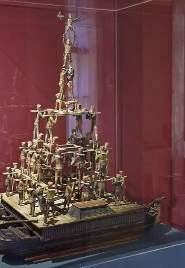 Illustration de Pyramide humaine