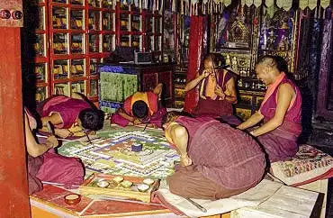 Illustration de monastère de Spituk / construction d'un mandala 
