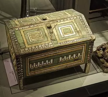 Illustration de boîte avec décorations géométriques