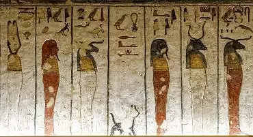 Illustration de procession des divinités protectrices de l'Egypte 