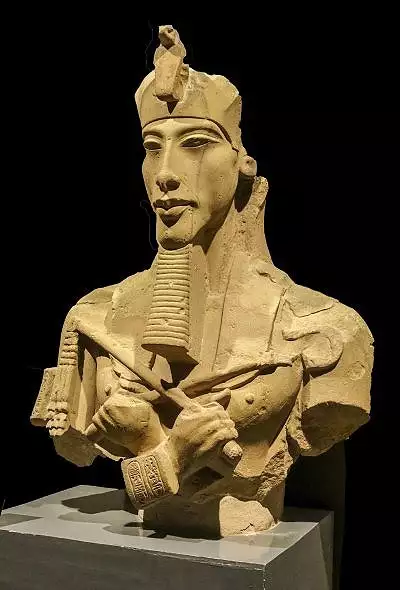 Illustration de Akhénaton au musée de Louxor