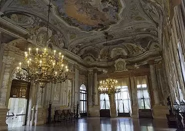 Illustration de La Salle de bal Plafond de Giovanni Battista