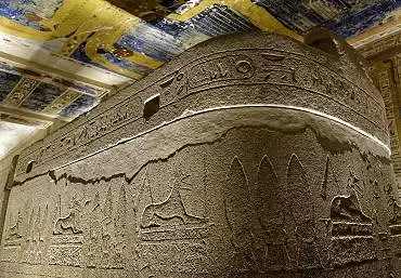 Illustration de le sarcophage de granit de Ramsès IV