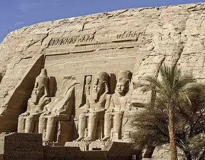Illustration de extérieur du grand temple d'Abou Simbel