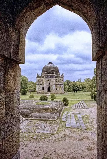 Illustration de le tombeau Shisha Gumbad dans les jardins Lodhi