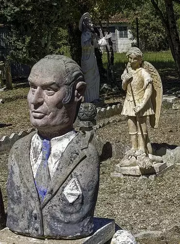 Illustration de François Mitterrand, l'Archange saint Michel et le Christ