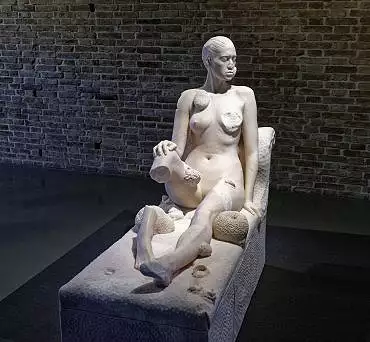 Illustration de Reclining Woman