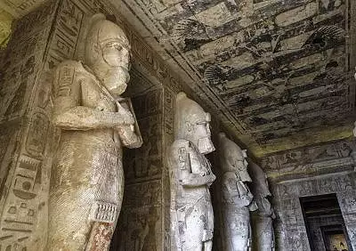 Illustration de intérieur du grand temple d'Abou Simbel