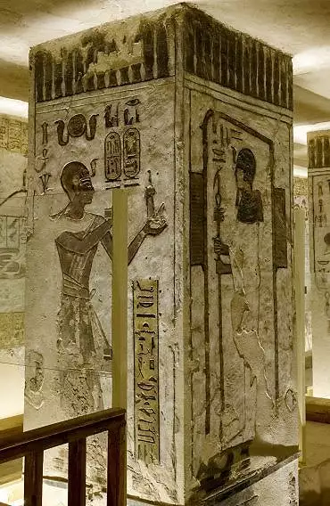 Illustration de le roi offre la Maât au dieu Ptah